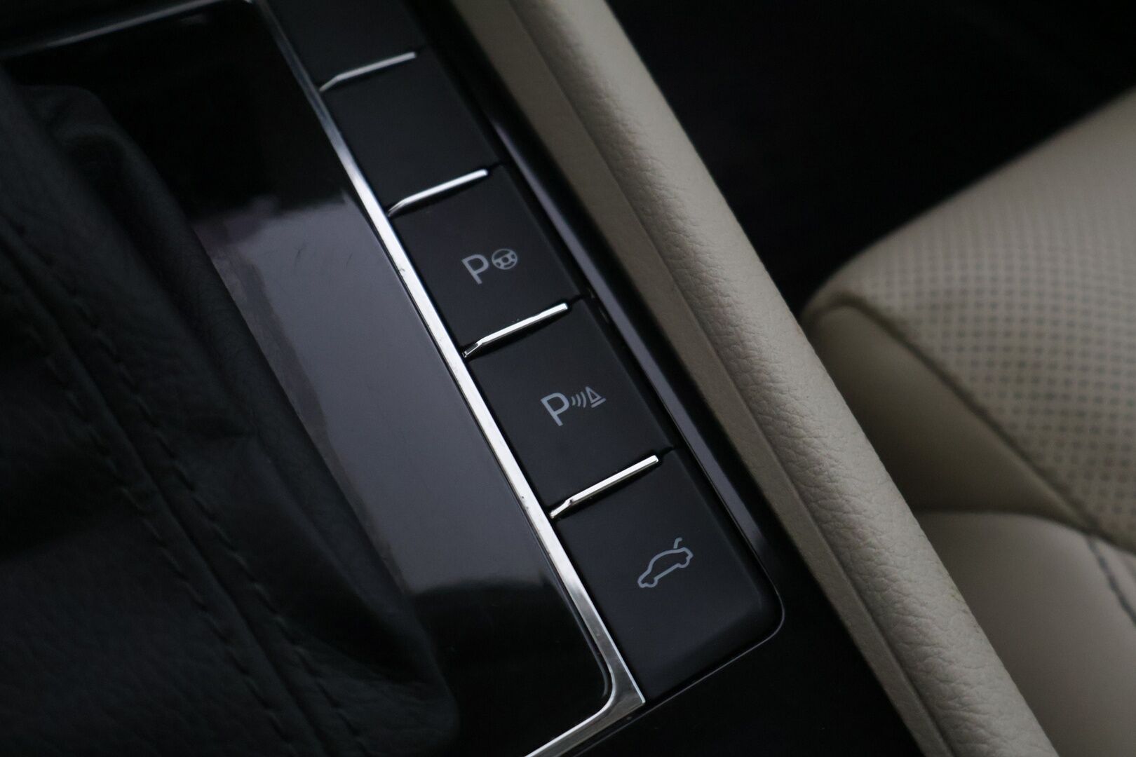 Skoda Superb 2020 Combi 1,4 TSI PHEV L&K iV DSG Aut. - | Webasto | Ilmastoidut Muistipenkit | Panorama | Koukku | Peruutuskamera | Nahat | Adapt.Vakkari | Matrix-LED |