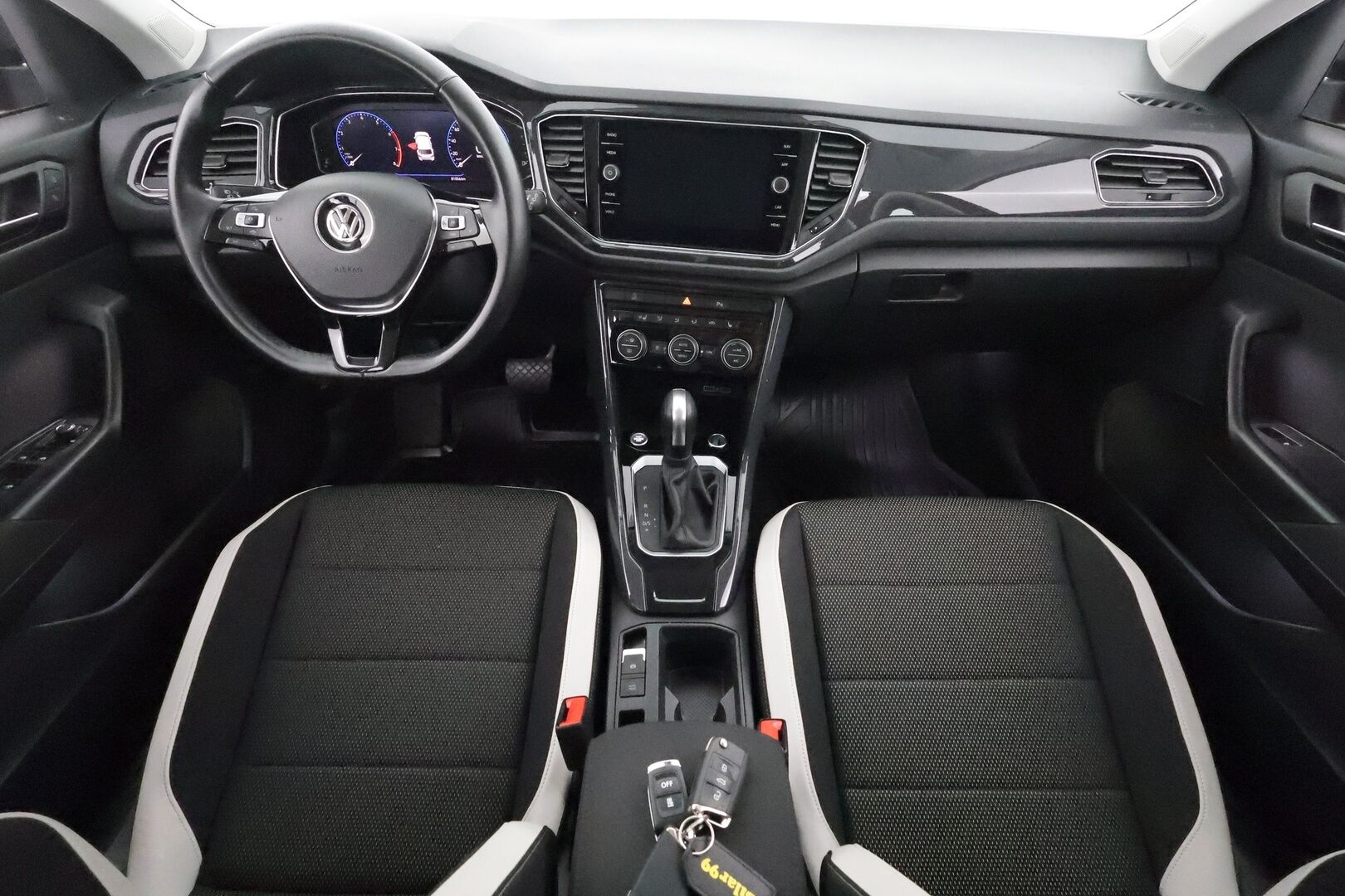 Volkswagen T-Roc 2020 Sport 1,5 TSI EVO 110 kW DSG-automaatti - 1Om Suomiauto / Webasto / Adapt.Vakkari / Digimittari / Adapt.LED / Navi / KeylessGo / Sähköluukku / Hyvin varusteltu!