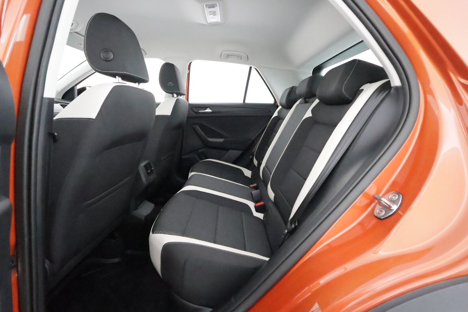 Volkswagen T-Roc 2020 Sport 1,5 TSI EVO 110 kW DSG-automaatti - 1Om Suomiauto / Webasto / Adapt.Vakkari / Digimittari / Adapt.LED / Navi / KeylessGo / Sähköluukku / Hyvin varusteltu!