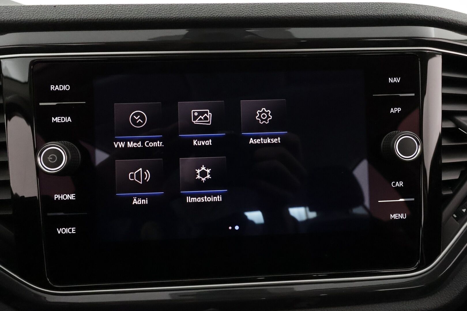 Volkswagen T-Roc 2020 Sport 1,5 TSI EVO 110 kW DSG-automaatti - 1Om Suomiauto / Webasto / Adapt.Vakkari / Digimittari / Adapt.LED / Navi / KeylessGo / Sähköluukku / Hyvin varusteltu!
