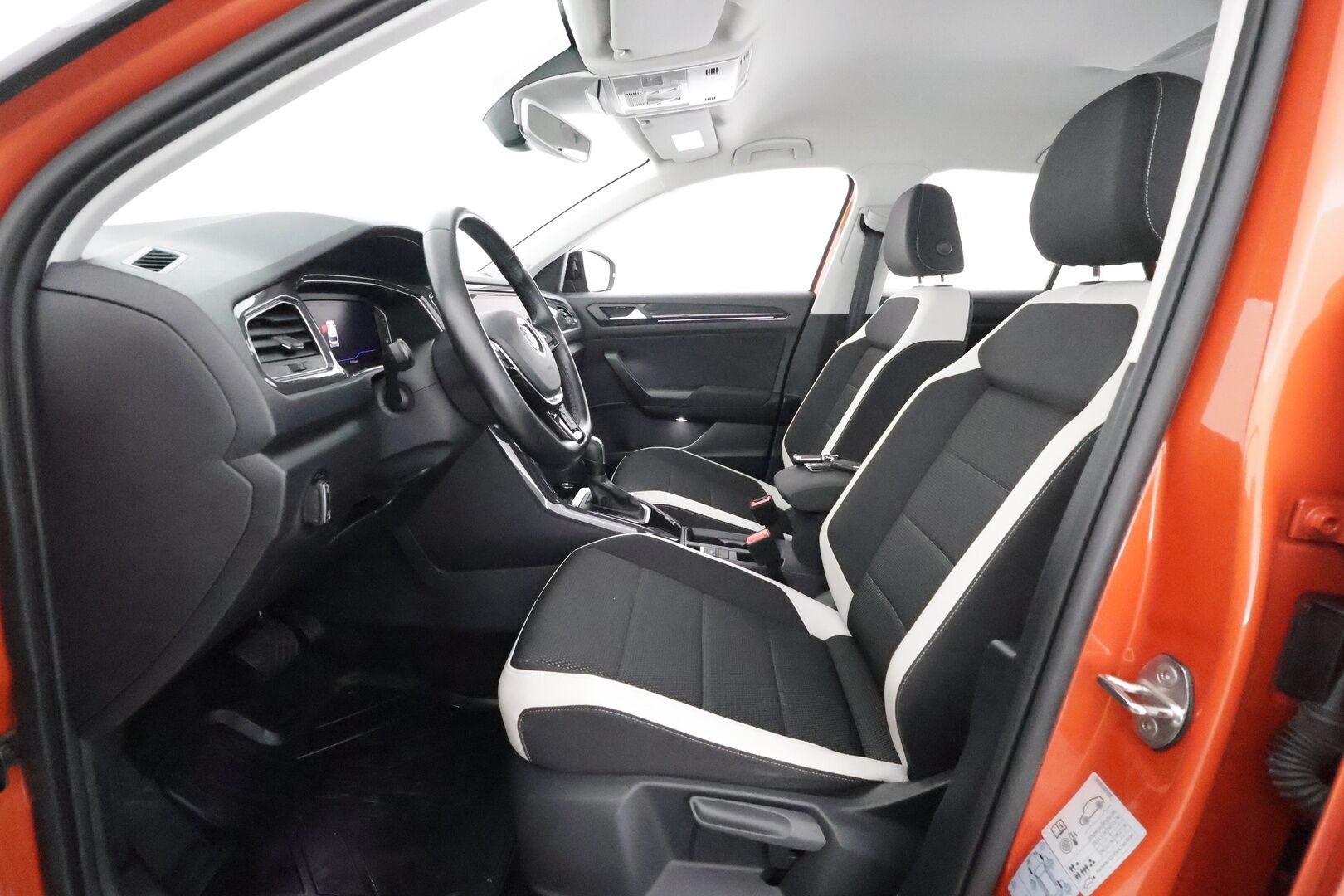 Volkswagen T-Roc 2020 Sport 1,5 TSI EVO 110 kW DSG-automaatti - 1Om Suomiauto / Webasto / Adapt.Vakkari / Digimittari / Adapt.LED / Navi / KeylessGo / Sähköluukku / Hyvin varusteltu!