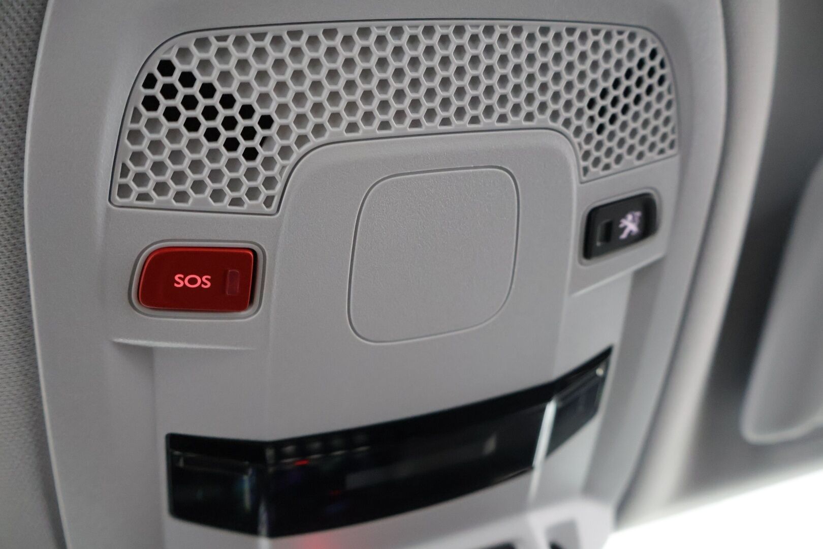 Peugeot 508 2020 SW Allure Hybrid 225 EAT8-automaatti**ACC / Navi / Kaistavahti / Keyless** - *Lisälämmitin / Suomi-auto / Digimittaristo* - HULLUT BLACKWEEK JATKOT - KORKOTARJOUS 2,49%