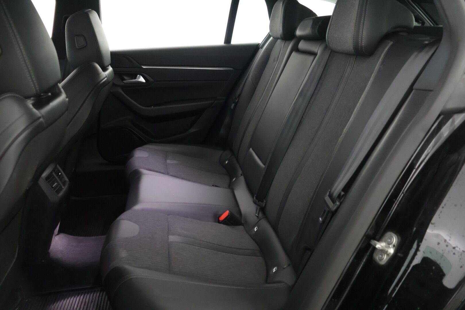 Peugeot 508 2020 SW Allure Hybrid 225 EAT8-automaatti**ACC / Navi / Kaistavahti / Keyless** - *Lisälämmitin / Suomi-auto / Digimittaristo*