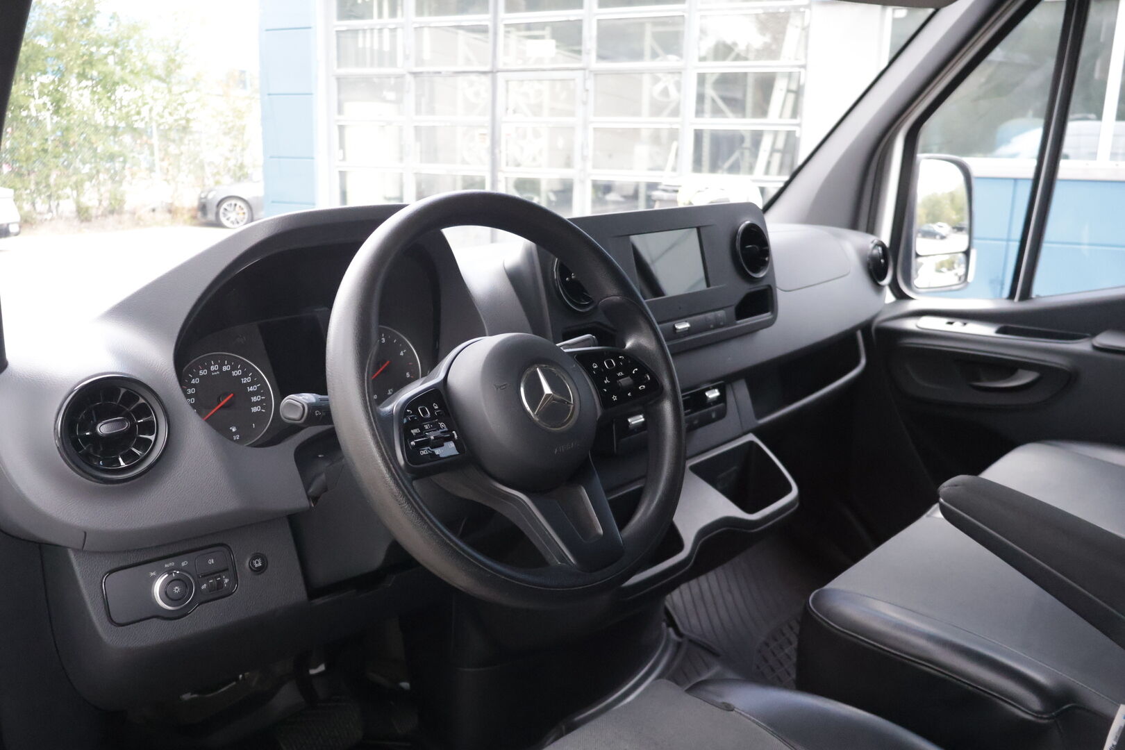Mercedes-Benz Sprinter 2020 316CDI RWD-3,5/37K keskipitkä A2 A - | 2800kg koukku | 1.OM Suomi-auto | ALV | MBUX | Webasto | P.Kamera | Apple&Android | Puolinahat | Inventteri | Keylessgo |