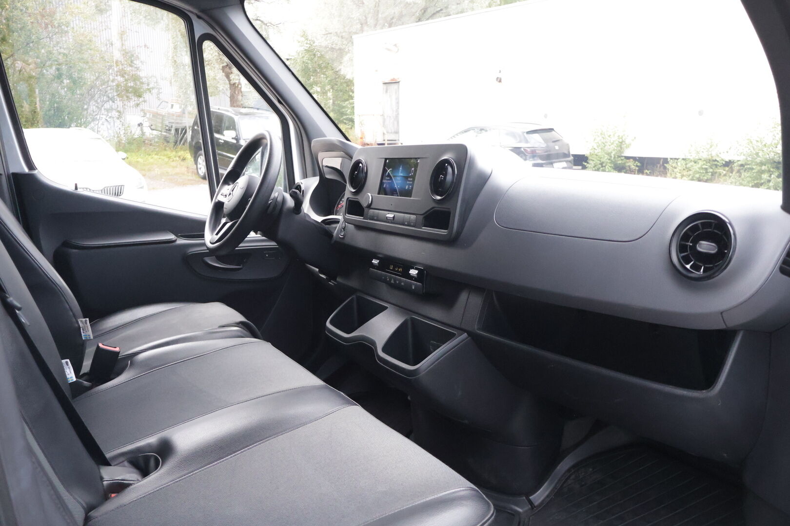 Mercedes-Benz Sprinter 2020 316CDI RWD-3,5/37K keskipitkä A2 A - | 2800kg koukku | 1.OM Suomi-auto | ALV | MBUX | Webasto | P.Kamera | Apple&Android | Puolinahat | Inventteri | Keylessgo |