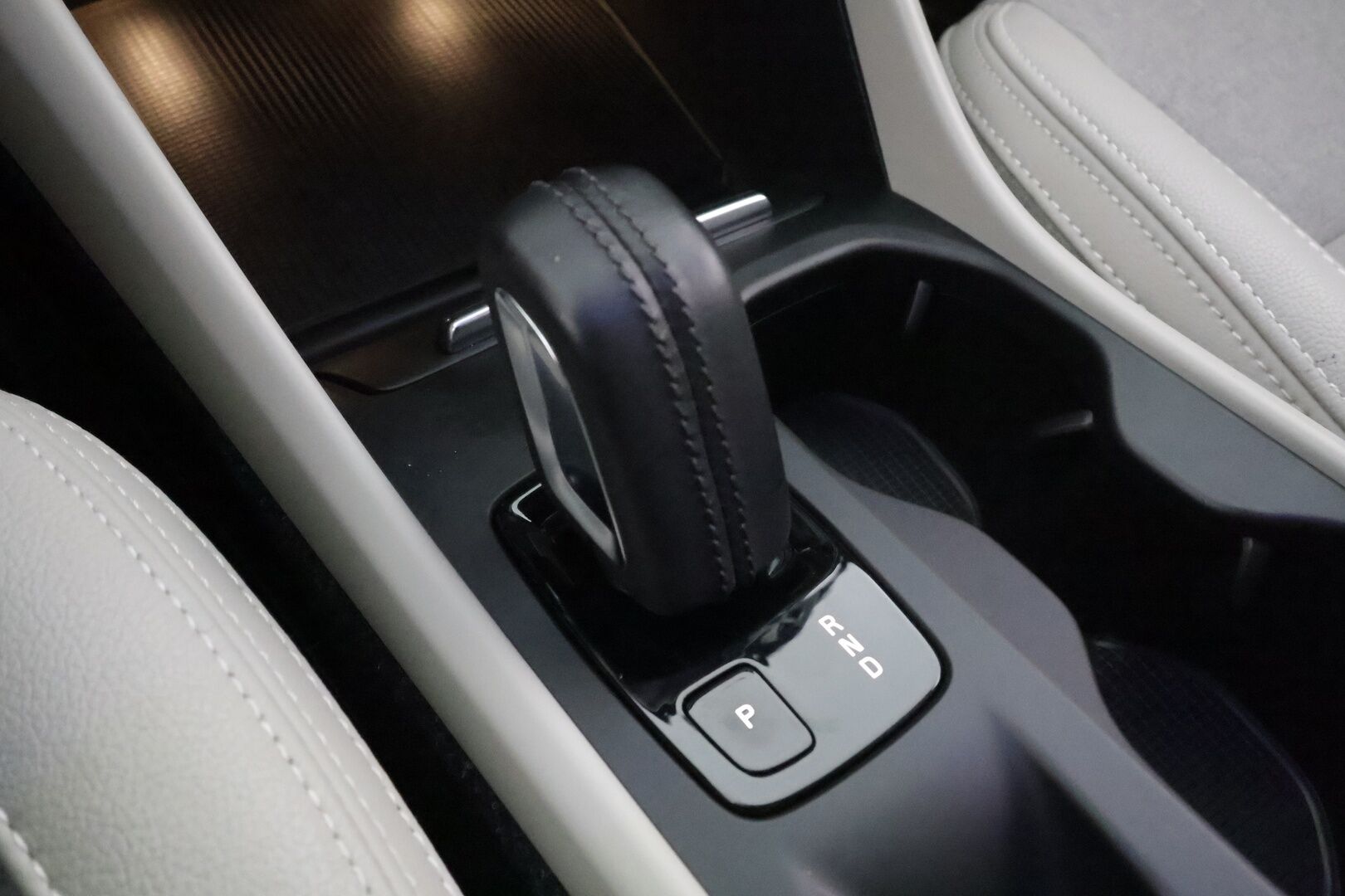 Volvo XC40 2020 T3 Business aut * Webasto / ACC / LED / P.tutkat / Kaistavahti / Keyless * - Suomi-auto / Kahdet renkaat aluvanteilla