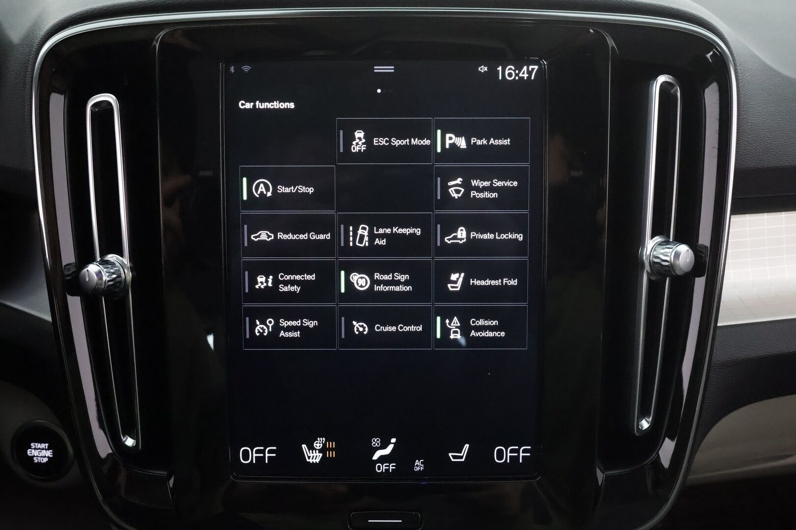 Volvo XC40 2020 T3 Business aut * Webasto / ACC / LED / P.tutkat / Kaistavahti / Keyless * - Suomi-auto / Kahdet renkaat aluvanteilla