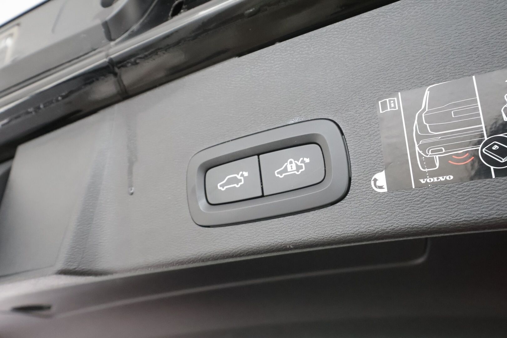 Volvo XC40 2020 T3 Business aut * Webasto / ACC / LED / P.tutkat / Kaistavahti / Keyless * - Suomi-auto / Kahdet renkaat aluvanteilla