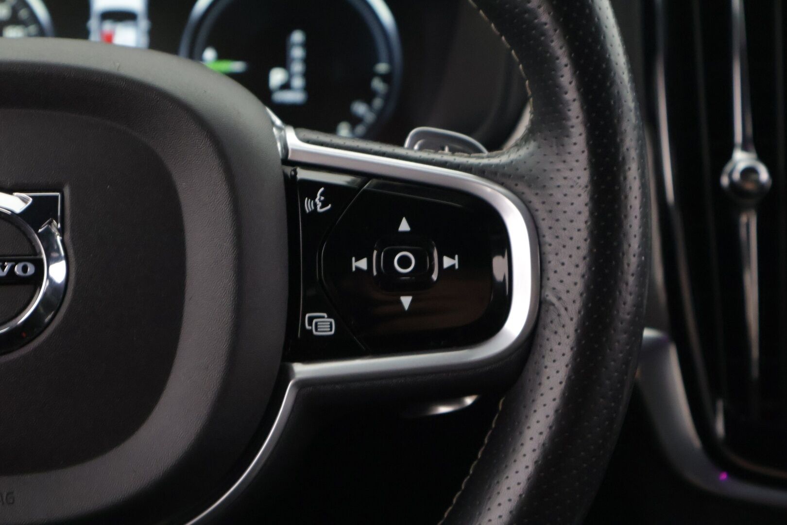 Volvo V90 2017 T8 AWD R-Design aut *Taittuva Koukku / Webasto / Crystal* - *Tilava / Taloudellinen / Farmari*