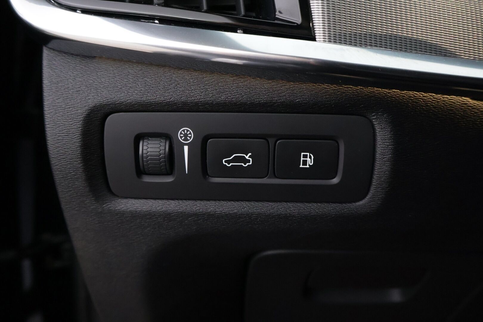 Volvo V90 2017 T8 AWD R-Design aut *Taittuva Koukku / Webasto / Crystal Vaihteen valitsin** - *Tilava / Taloudellinen / Farmari* - HULLUT BLACKWEEK JATKOT - KORKOTARJOUS 2,49%