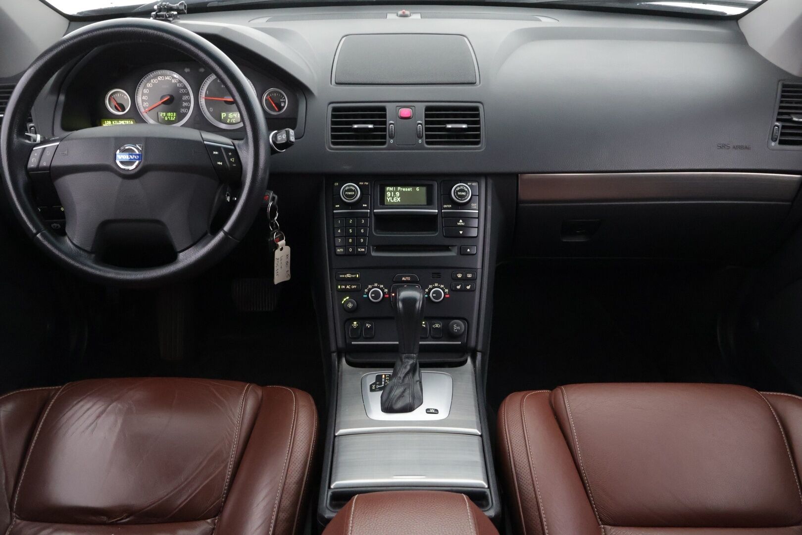 Volvo XC90 2008 D5 Summum 5-paikkanen aut / Webasto / Muistipenkki / Vakkari / Nahkasisusta / Koukku / Aut. Ilmastointi / Peruutustutka - *MYYDÄÄN HUUTOKAUPAT.COM* / 2x renkaat aluvanteilla / Huoltokirja / Huippuvarusteet / Jylhä vitoskone!