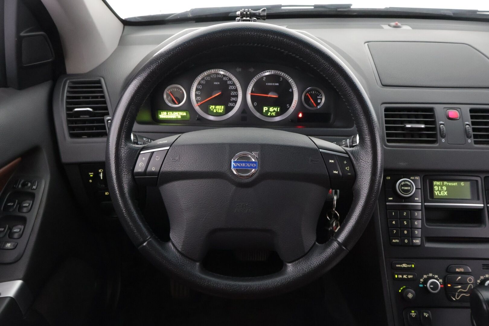 Volvo XC90 2008 D5 Summum 5-paikkanen aut / Webasto / Muistipenkki / Vakkari / Nahkasisusta / Koukku / Aut. Ilmastointi / Peruutustutka - *MYYDÄÄN HUUTOKAUPAT.COM* / 2x renkaat aluvanteilla / Huoltokirja / Huippuvarusteet / Jylhä vitoskone!