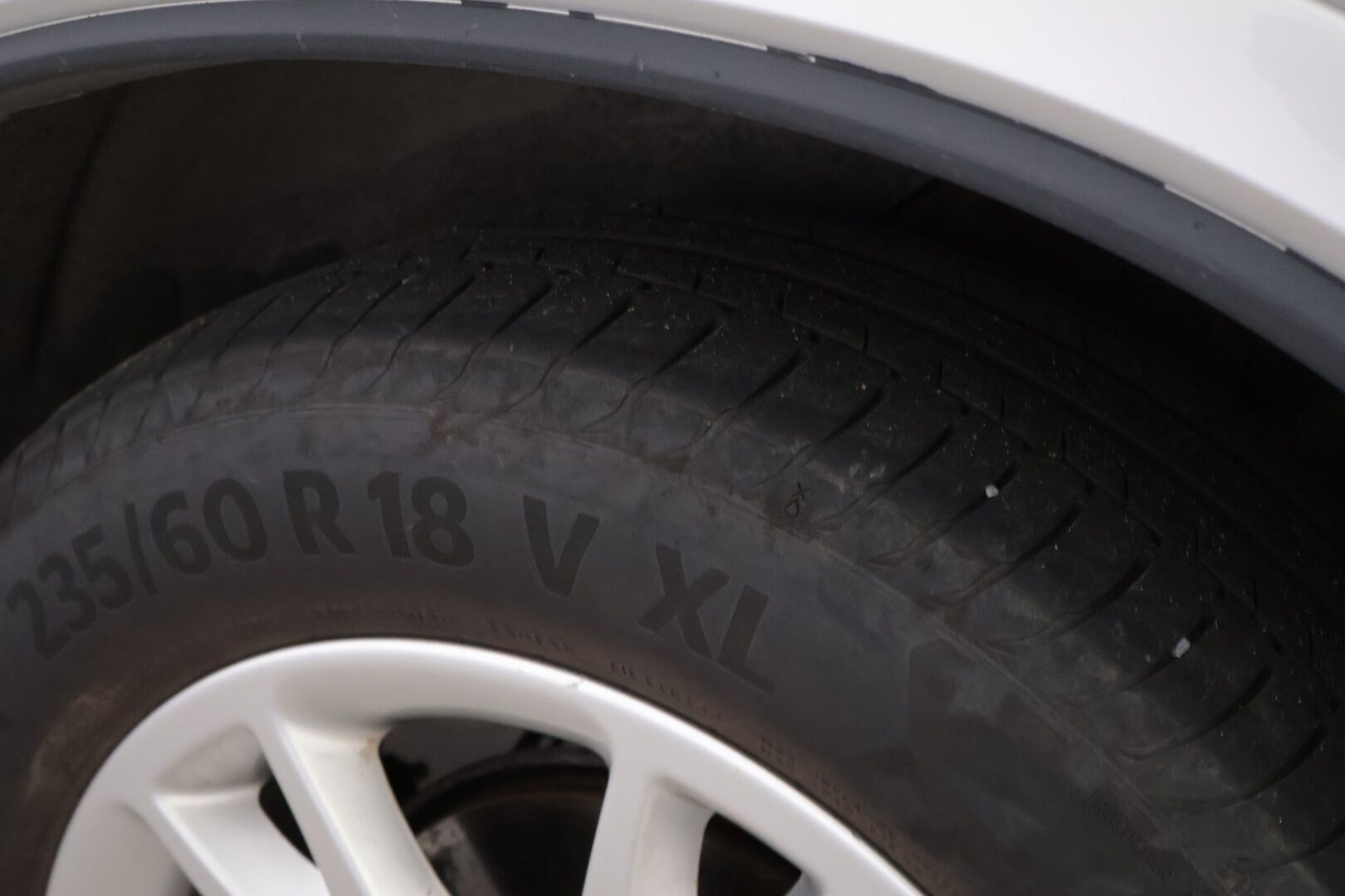 Volvo XC90 2008 D5 Summum 5-paikkanen aut / Webasto / Muistipenkki / Vakkari / Nahkasisusta / Koukku / Aut. Ilmastointi / Peruutustutka - *MYYDÄÄN HUUTOKAUPAT.COM* / 2x renkaat aluvanteilla / Huoltokirja / Huippuvarusteet / Jylhä vitoskone!