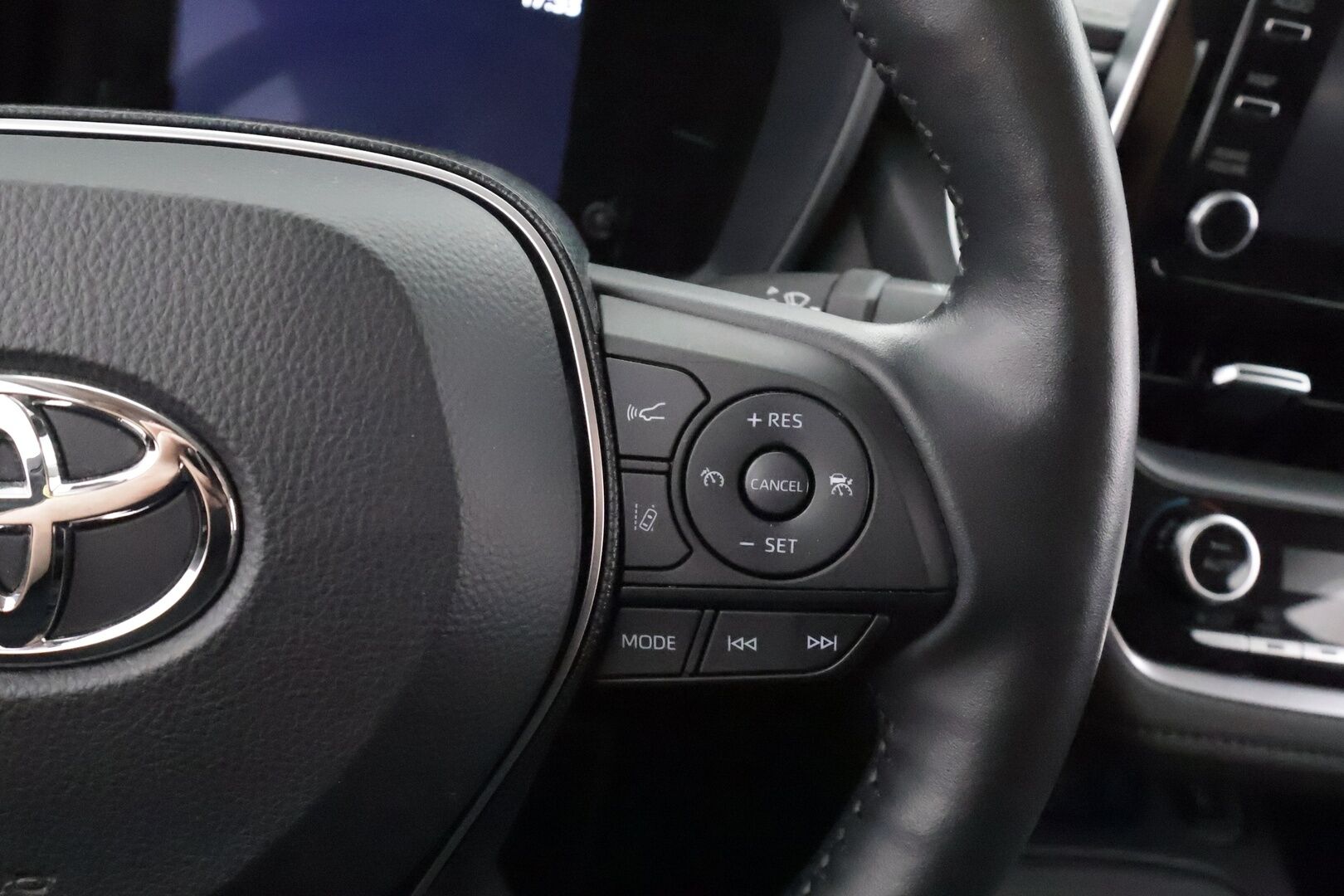 Toyota Corolla 2020 Sedan 1,8 Hybrid Premium Business - | HUD | ACC | LED | P.Kamera | Navi | Katveavustin | Keyless | Lohkolämmitin | Nahkaverhoilu | Kaistavahti | 1-om Suomi-auto | Kahdet renkaat |