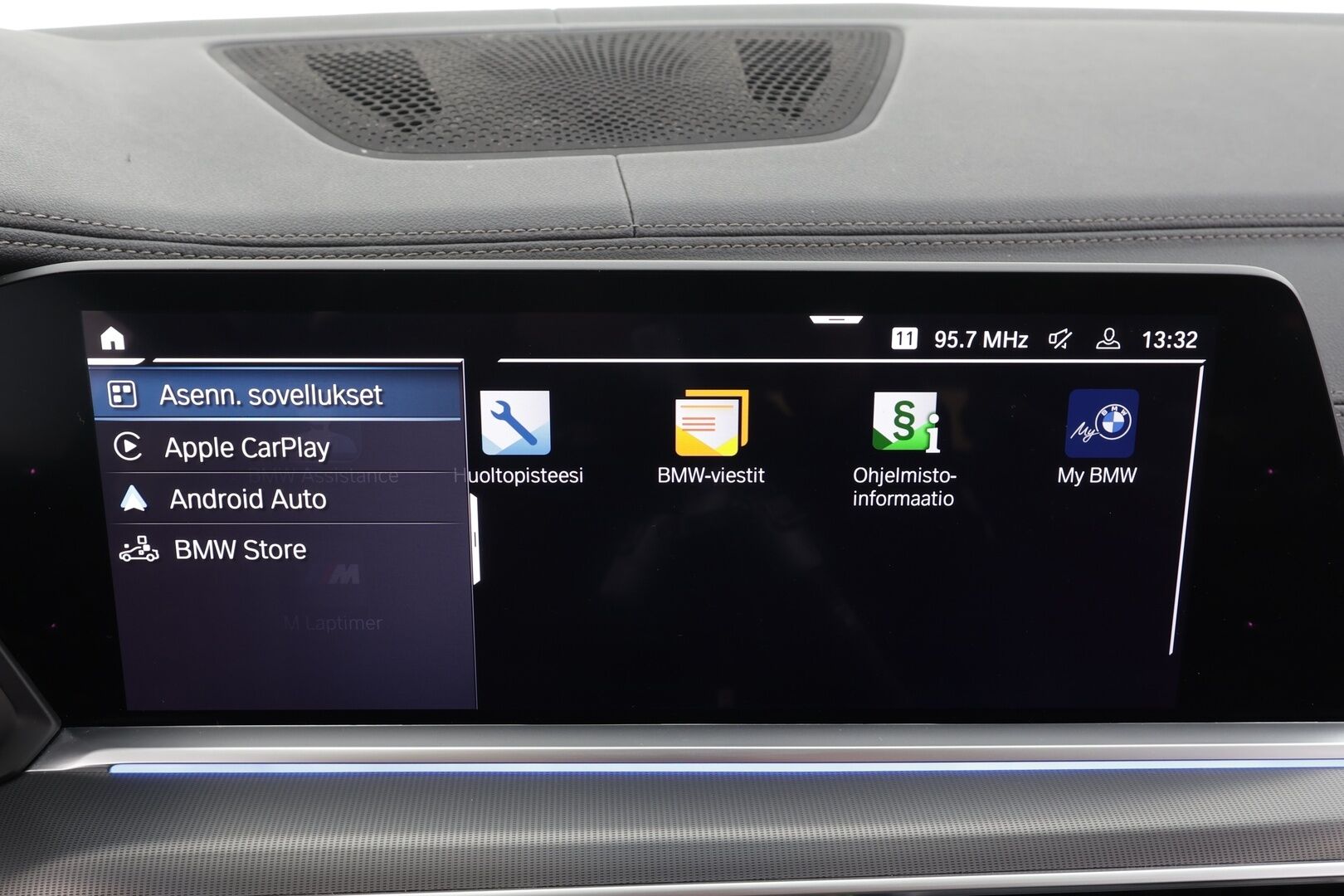 BMW X5 2020 G05 xDrive45e A * Vetokoukku / ACC / Harman&Kardon / Comfort Penkit Muistilla / Ilma-Alusta / LED / Comfort Access / Navi! - 2x Latauskaapelit / Kahdet renkaat aluvanteilla / Akku kuntotarkastettu!