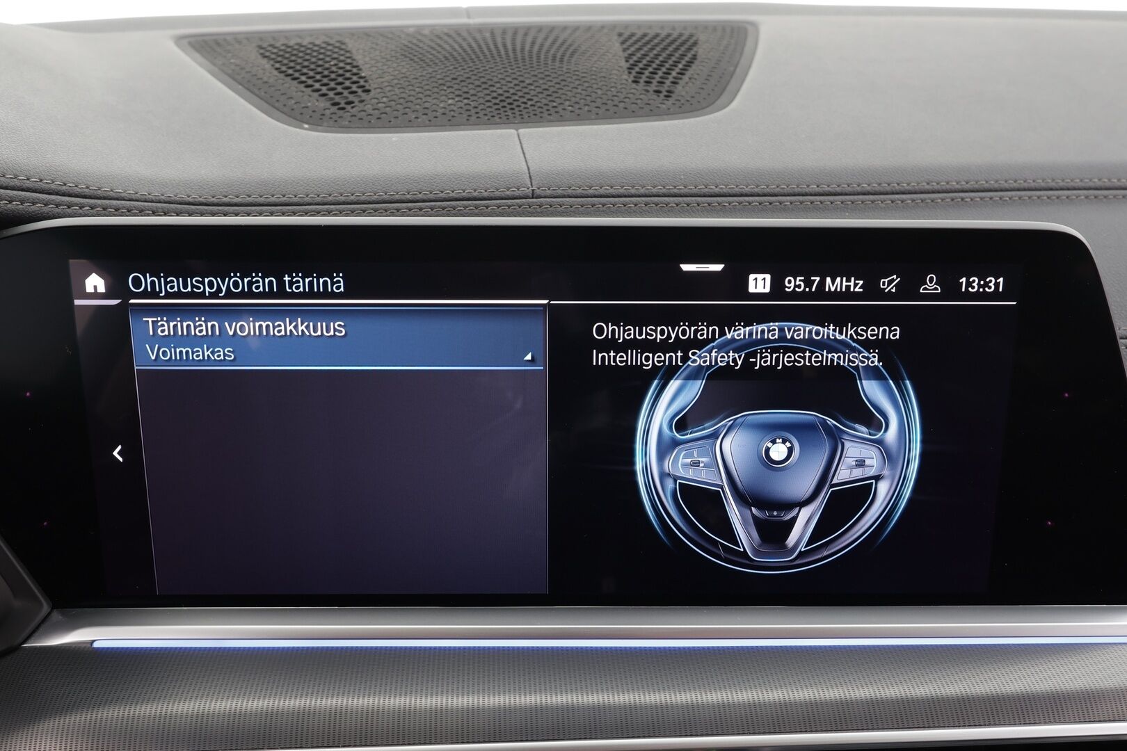BMW X5 2020 G05 xDrive45e A * Vetokoukku / ACC / Harman&Kardon / Comfort Penkit Muistilla / Ilma-Alusta / LED / Comfort Access / Navi! - 2x Latauskaapelit / Kahdet renkaat aluvanteilla / Akku kuntotarkastettu!