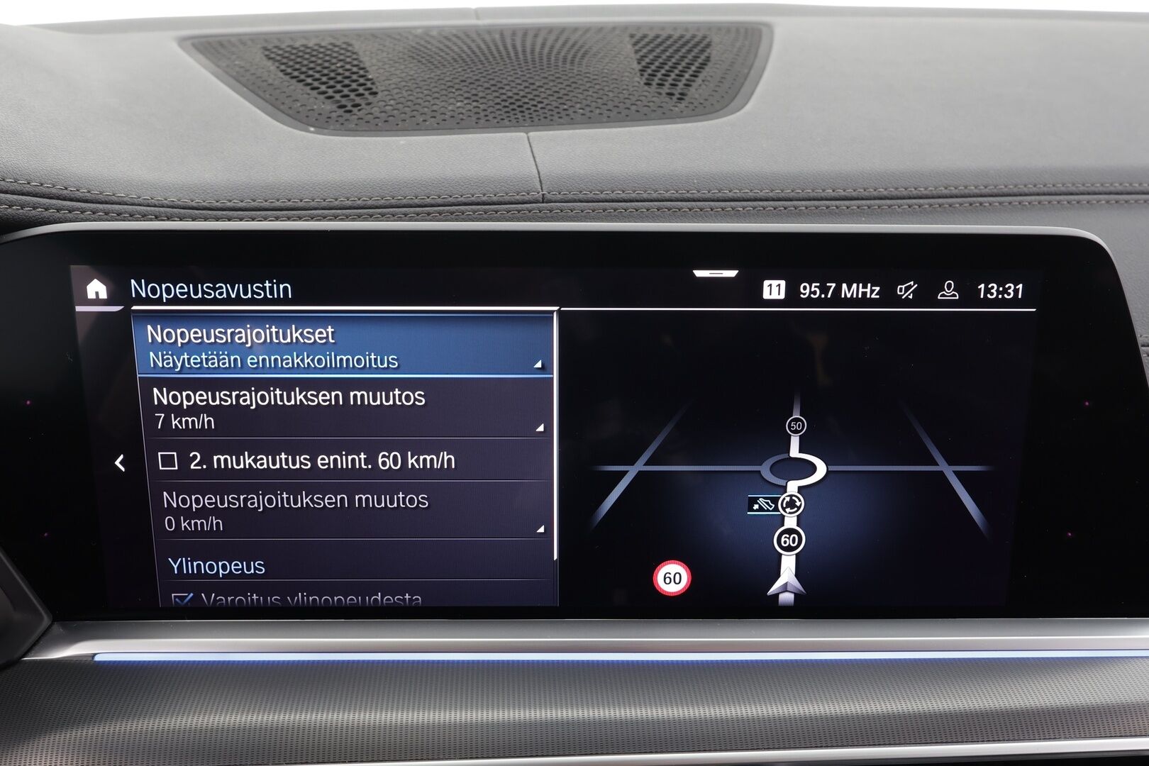 BMW X5 2020 G05 xDrive45e A * Vetokoukku / ACC / Harman&Kardon / Comfort Penkit Muistilla / Ilma-Alusta / LED / Comfort Access / Navi! - 2x Latauskaapelit / Kahdet renkaat aluvanteilla / Akku kuntotarkastettu!