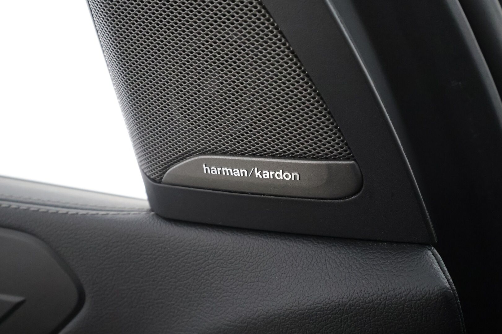 BMW X5 2020 G05 xDrive45e A * Vetokoukku / ACC / Harman&Kardon / Comfort Penkit Muistilla / Ilma-Alusta / LED / Comfort Access / Navi! - 2x Latauskaapelit / Kahdet renkaat aluvanteilla / Akku kuntotarkastettu!