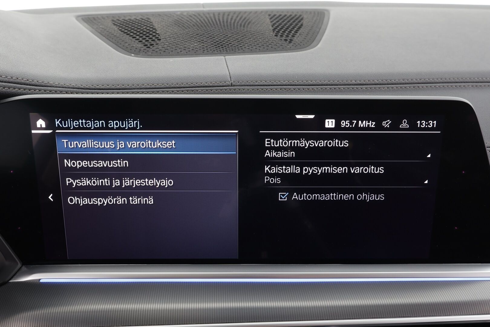 BMW X5 2020 G05 xDrive45e A * Vetokoukku / ACC / Harman&Kardon / Comfort Penkit Muistilla / Ilma-Alusta / LED / Comfort Access / Navi! - 2x Latauskaapelit / Kahdet renkaat aluvanteilla / Akku kuntotarkastettu!