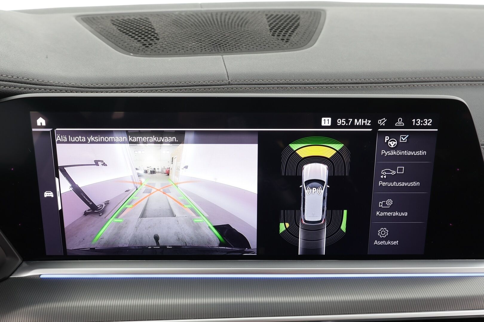 BMW X5 2020 G05 xDrive45e A * Vetokoukku / ACC / Harman&Kardon / Comfort Penkit Muistilla / Ilma-Alusta / LED / Comfort Access / Navi! - 2x Latauskaapelit / Kahdet renkaat aluvanteilla / Akku kuntotarkastettu!