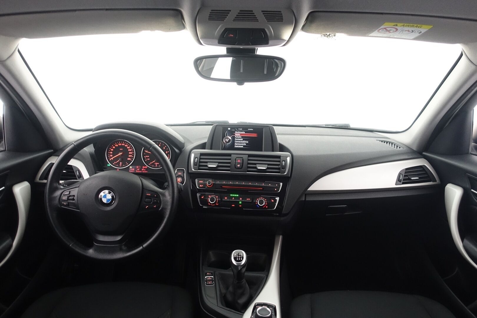 BMW 118 2016 BMW 118 F20 Hatchback 118i Business - | Vakkari | P.Tukat | Lohko + Sisäp. | Bluetooth | LED | Suomi Auto | 2X Renkaat & Vanteet | Todella siisti! | 