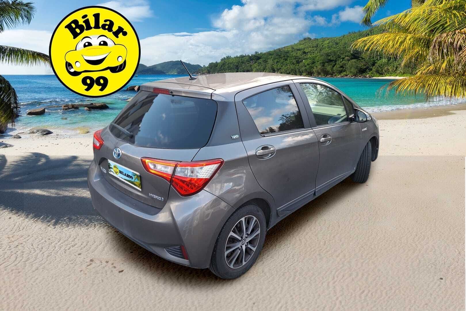 Toyota Yaris 2020 1,5 Hybrid Y20 Edition - Suomi-auto | Lohko+sisäp | Vakkari | P.kamera | Navigointi | Year 20 erikoismalli!