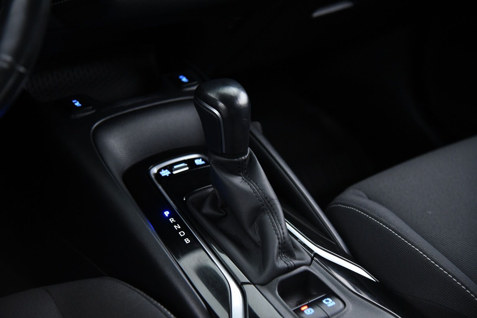 Toyota Corolla 2020 Touring Sports 1,8 Hybrid Active / 2-om. Suomi-auto / Adapt. Vak. / Lohko+sisäp. / Musta sisäkatto / Navi / - Suomesta uutena ostettu! / Todella siisti yksilö / Kahdet hyvät renkaat