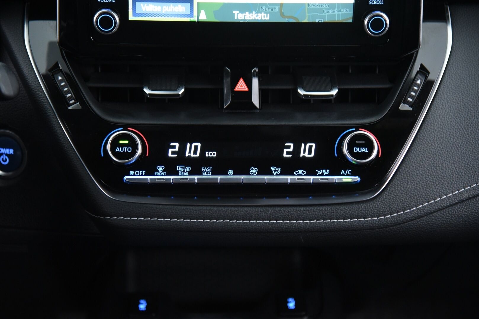 Toyota Corolla 2020 Touring Sports 1,8 Hybrid Active / 2-om. Suomi-auto / Adapt. Vak. / Lohko+sisäp. / Musta sisäkatto / Navi / - Suomesta uutena ostettu! / Todella siisti yksilö / Kahdet hyvät renkaat