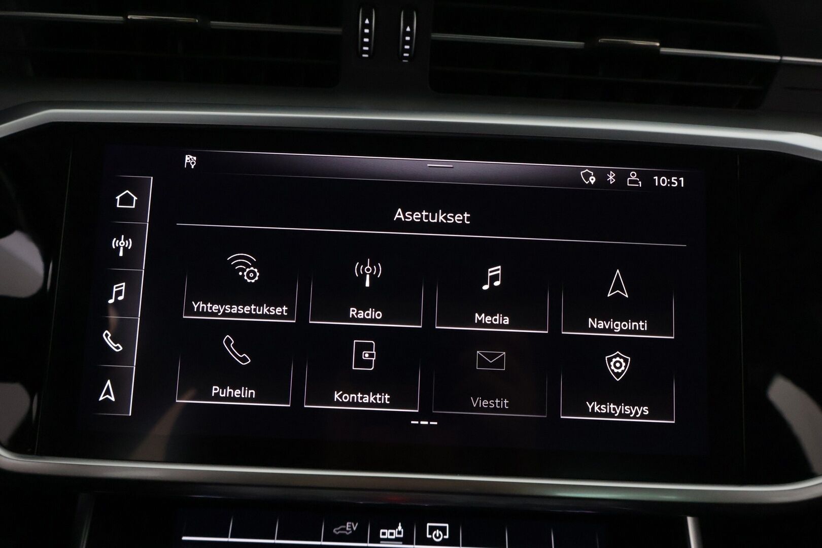 Audi A6 2020 Sedan S-Line Business Sport 55 TFSI e quattro S tronic - 3,99 % KORKOTARJOUS TÄHÄN AUTOON - Vakkari / P-kamera / Matrix LED / Esilämmitys / Puolinahka Sporttipenkit / KeylessGo / 2x renkaat / Apple CarPlay