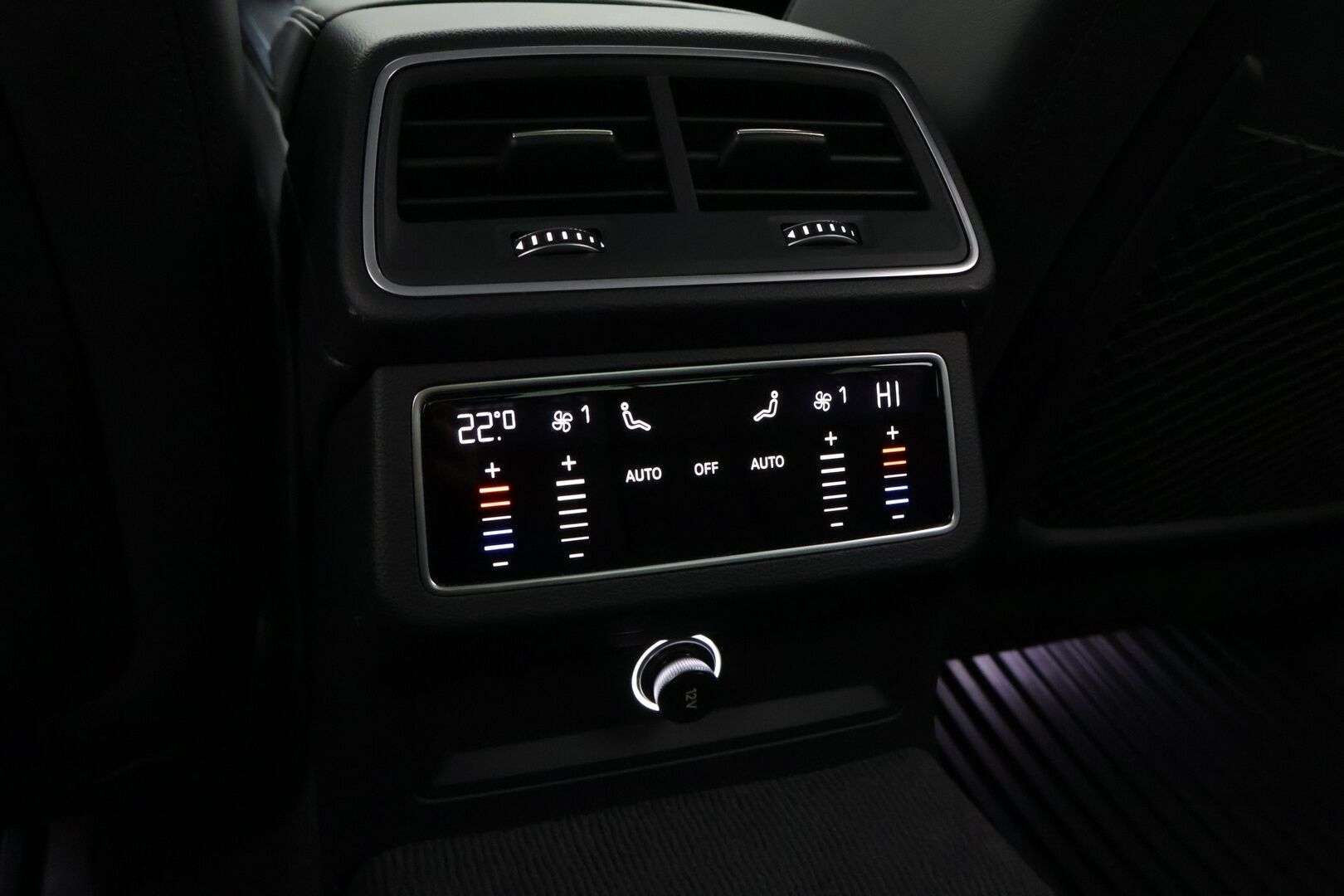 Audi A6 2020 Sedan S-Line Business Sport 55 TFSI e quattro S tronic - 3,99 % KORKOTARJOUS TÄHÄN AUTOON - Vakkari / P-kamera / Matrix LED / Esilämmitys / Puolinahka Sporttipenkit / KeylessGo / 2x renkaat / Apple CarPlay
