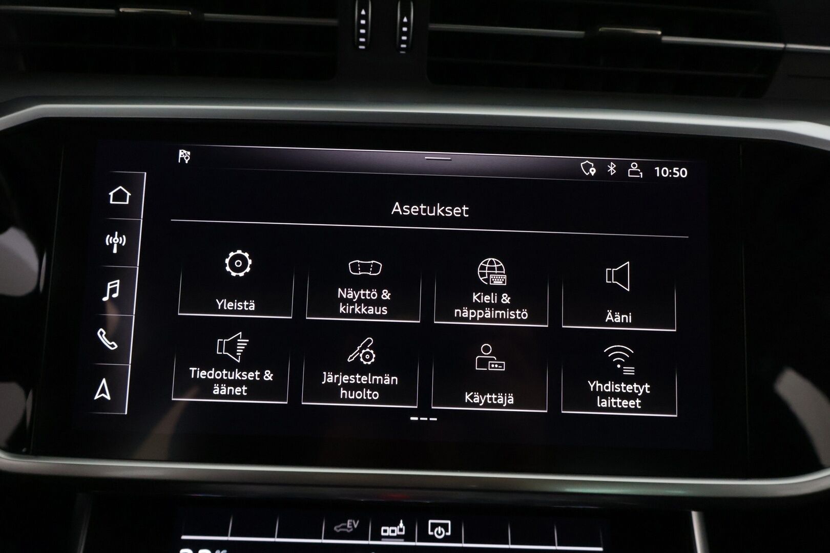 Audi A6 2020 Sedan S-Line Business Sport 55 TFSI e quattro S tronic - 3,99 % KORKOTARJOUS TÄHÄN AUTOON - Vakkari / P-kamera / Matrix LED / Esilämmitys / Puolinahka Sporttipenkit / KeylessGo / 2x renkaat / Apple CarPlay