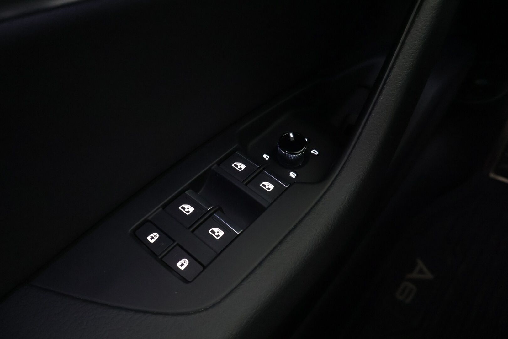 Audi A6 2020 Sedan S-Line Business Sport 55 TFSI e quattro S tronic - 3,99 % KORKOTARJOUS TÄHÄN AUTOON - Vakkari / P-kamera / Matrix LED / Esilämmitys / Puolinahka Sporttipenkit / KeylessGo / 2x renkaat / Apple CarPlay