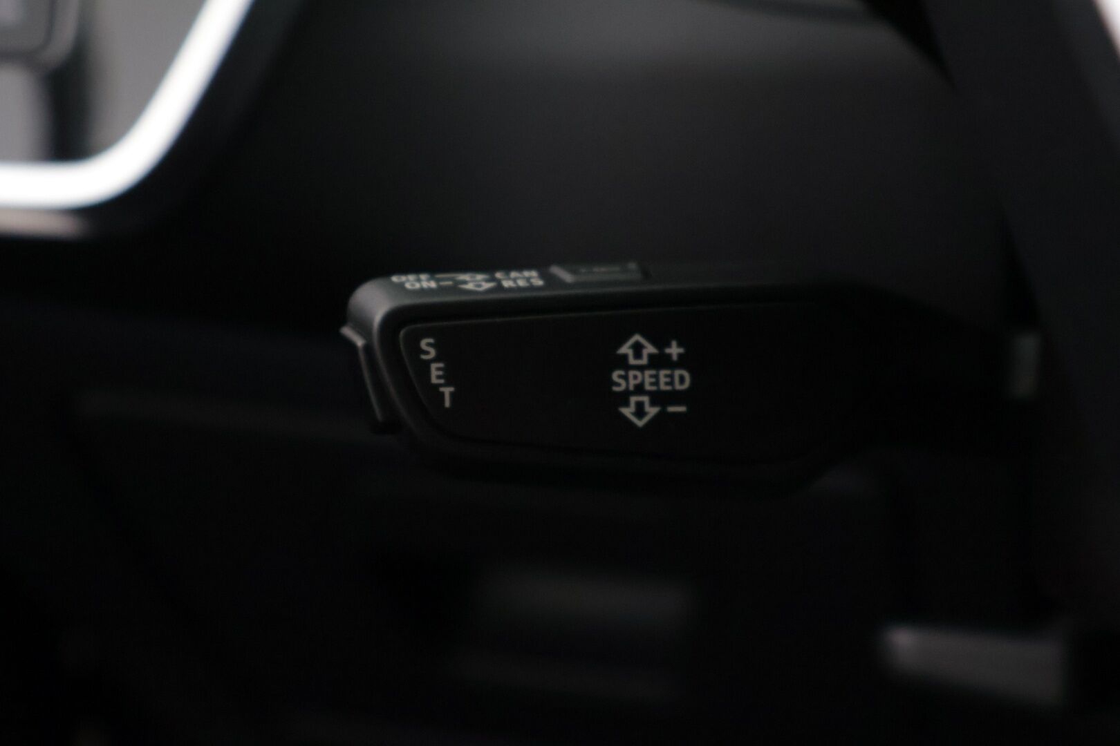 Audi A6 2020 Sedan S-Line Business Sport 55 TFSI e quattro S tronic - 3,99 % KORKOTARJOUS TÄHÄN AUTOON - Vakkari / P-kamera / Matrix LED / Esilämmitys / Puolinahka Sporttipenkit / KeylessGo / 2x renkaat / Apple CarPlay