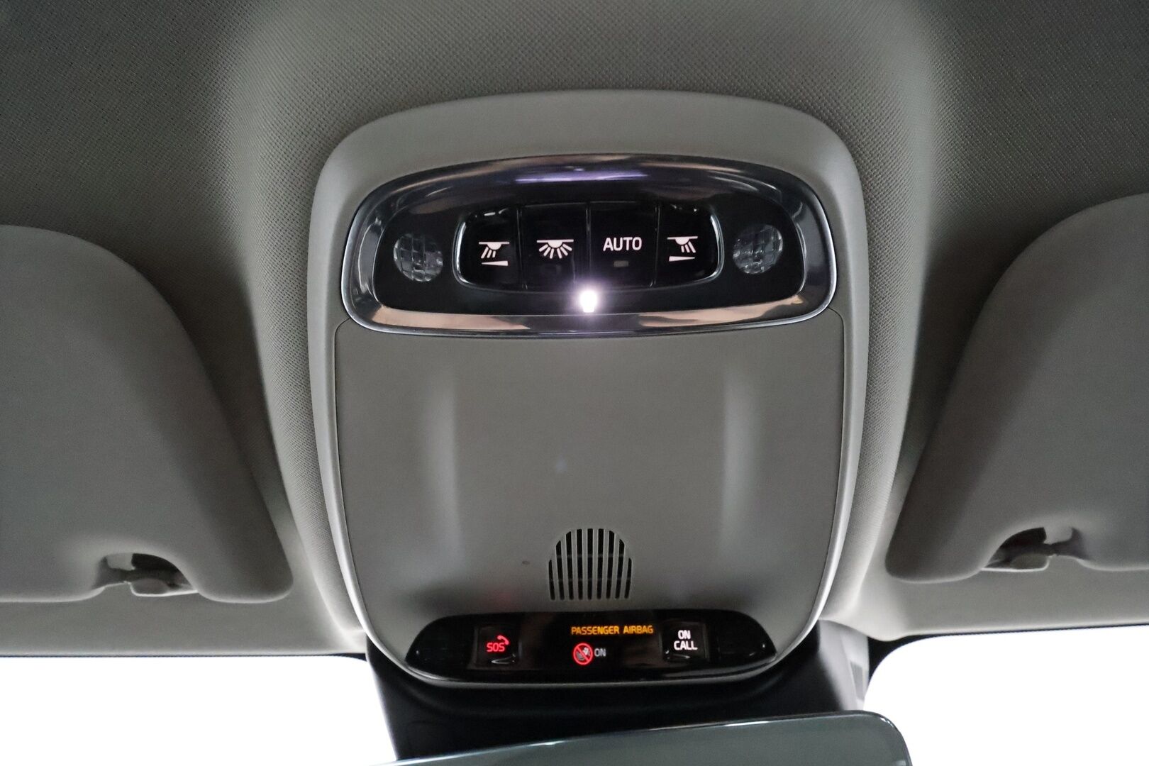 Volvo V60 2020 T6 TwE AWD Momentum aut ** Webasto / Adapt.Vakkari / P.Kamera / LED-valot / Navi / Kaistavahti / KeylessGO ** - Suomi-auto / 2x Renkaat / Akku Kuntotarkistettu!