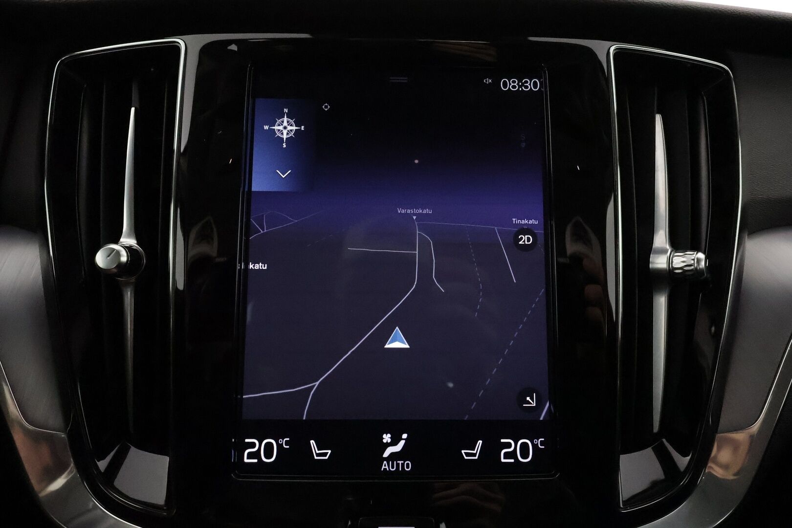 Volvo V60 2020 T6 TwE AWD Momentum aut ** Webasto / Adapt.Vakkari / P.Kamera / LED-valot / Navi / Kaistavahti / KeylessGO ** - Suomi-auto / 2x Renkaat / Akku Kuntotarkistettu!