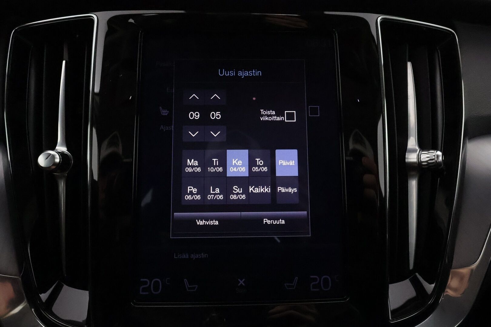 Volvo V60 2020 T6 TwE AWD Momentum aut ** Webasto / Adapt.Vakkari / P.Kamera / LED-valot / Navi / Kaistavahti / KeylessGO ** - Suomi-auto / 2x Renkaat / Akku Kuntotarkistettu!