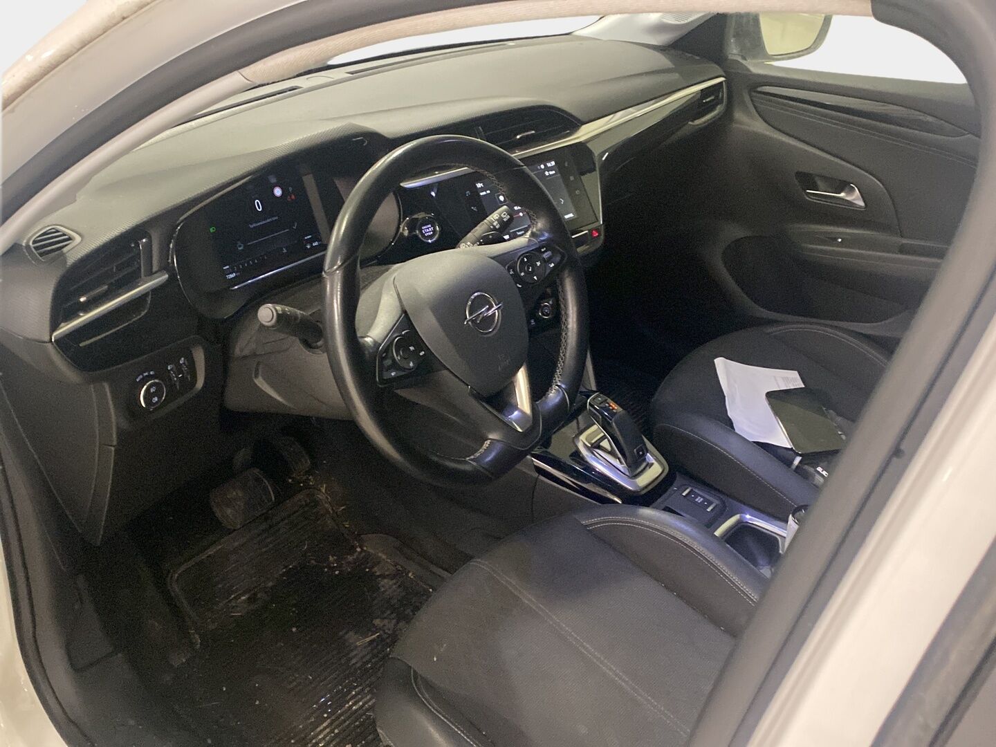 Opel Corsa 2020 Launch Edition 100 Turbo A** Led / CarPlay / Digimittari / P-Kamera / Vakkari - Jakohihna vaihdettu / Tarkka huoltohistoria / Huippu Bridgestone nastarenkaat!