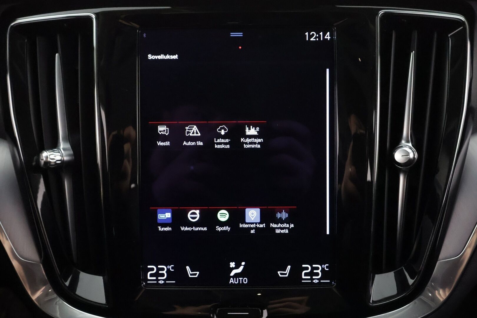 Volvo V60 2021 D3 AWD Business aut * Webasto / Koukku / ACC / Full-LED / P.kamera / Kaistavahti / Keyless * - Suomi-auto / Merkkihuollot / Kahdet renkaat aluvanteilla 
