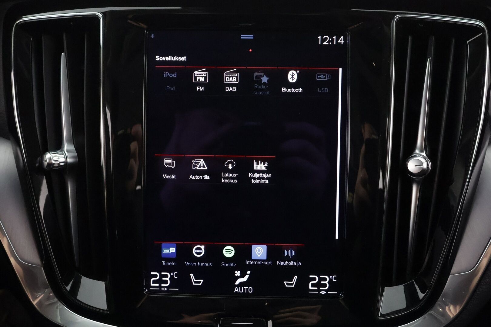 Volvo V60 2021 D3 AWD Business aut * Webasto / Koukku / ACC / Full-LED / P.kamera / Kaistavahti / Keyless * - Suomi-auto / Merkkihuollot / Kahdet renkaat aluvanteilla 