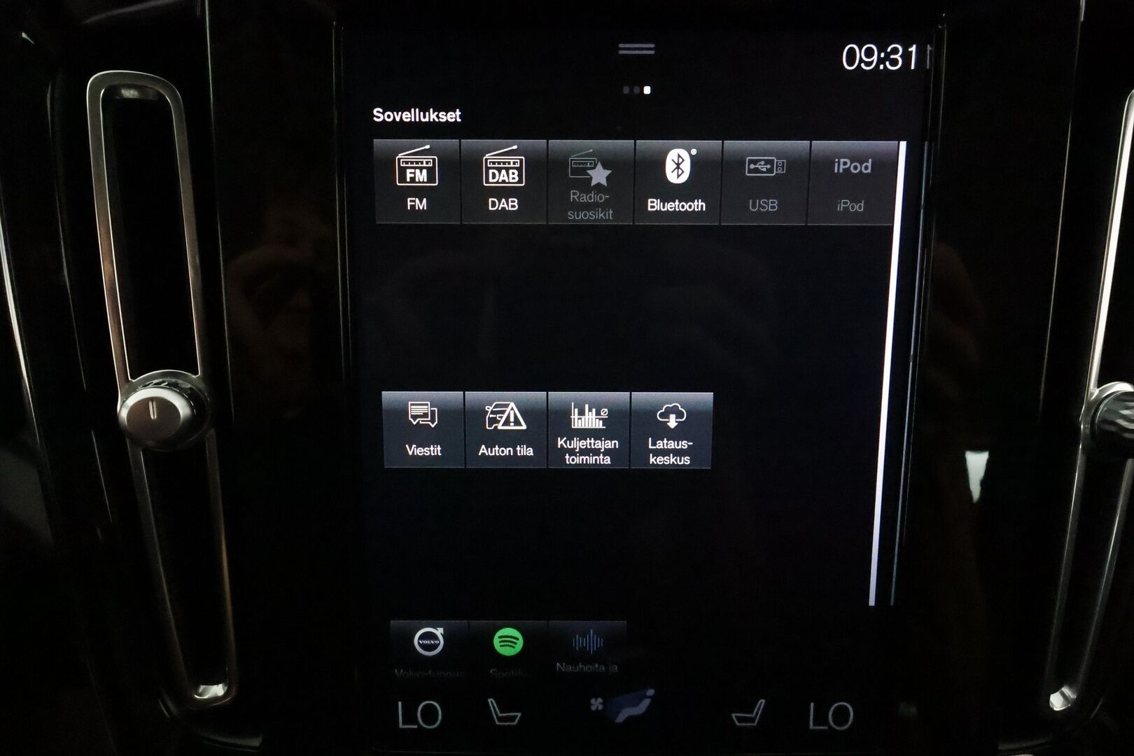 Volvo XC40 2021 T5 TwE Business Inscription aut **Webasto / Muistipenkki / P.kamera / Sporttiset nahat / Keyless - 3,99 % KORKOTARJOUS TÄHÄN AUTOON - 1 om Suomi auto 