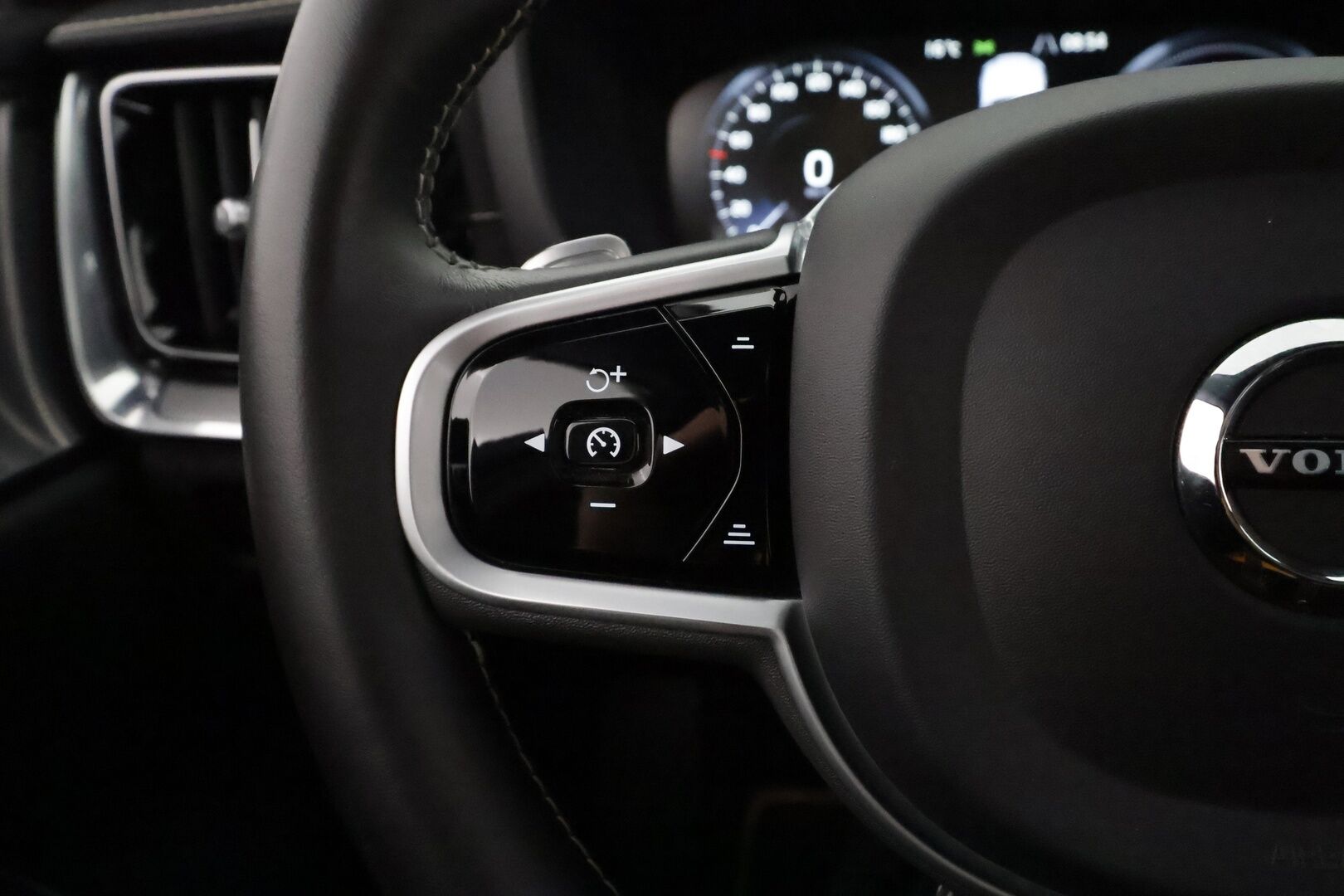 Volvo S60 2020 T8 TwE AWD Business Polestar Engineered - 3,99 % KORKOTARJOUS TÄHÄN AUTOON - 31.5. ASTI! - Bowers&Wilkins / Öhlins Alusta / HUD / ACC / Panoraama / 360-Kamera / Full LED / Webasto / Supervarusteet!