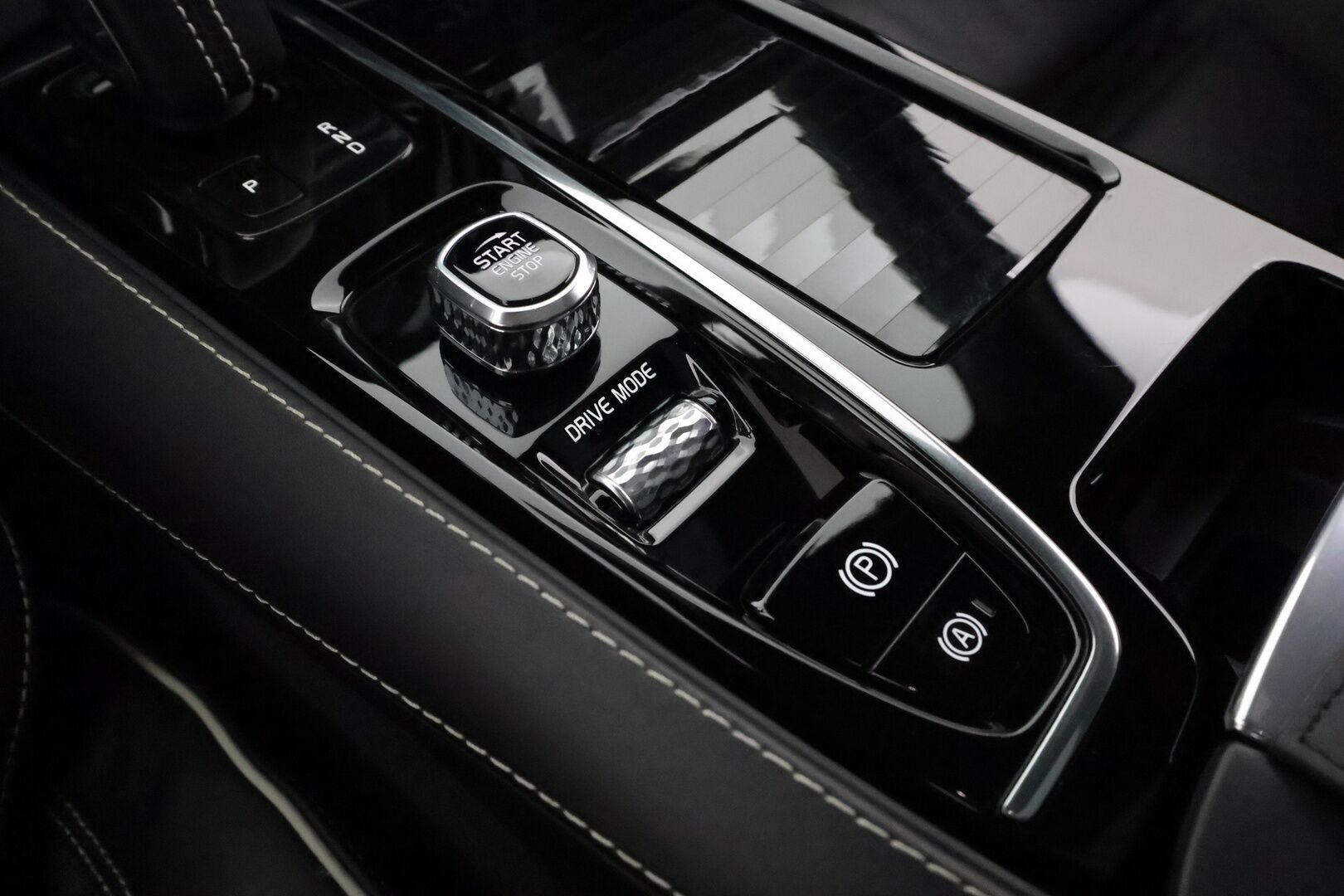 Volvo S60 2020 T8 TwE AWD Business Polestar Engineered - 3,99 % KORKOTARJOUS TÄHÄN AUTOON - 31.5. ASTI! - Bowers&Wilkins / Öhlins Alusta / HUD / ACC / Panoraama / 360-Kamera / Full LED / Webasto / Supervarusteet!
