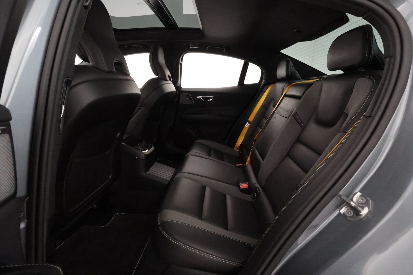 Volvo S60 2020 T8 TwE AWD Business Polestar Engineered - 3,99 % KORKOTARJOUS TÄHÄN AUTOON - 31.5. ASTI! - Bowers&Wilkins / Öhlins Alusta / HUD / ACC / Panoraama / 360-Kamera / Full LED / Webasto / Supervarusteet!