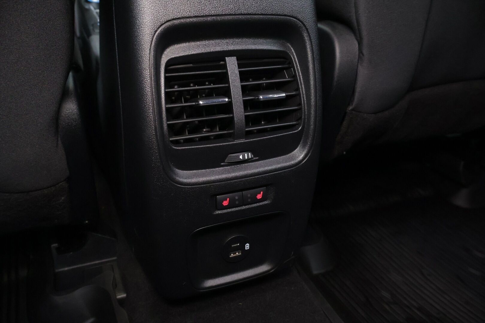 Ford Kuga 2020 2,5 Ladattava hybridi (PHEV) 225hv CVT FWD ST-Line 5-ovinen ** Suomi-auto / ACC / Lämmitettävä tuulilasi / - Todella siisti / Akku kuntotarkastettu