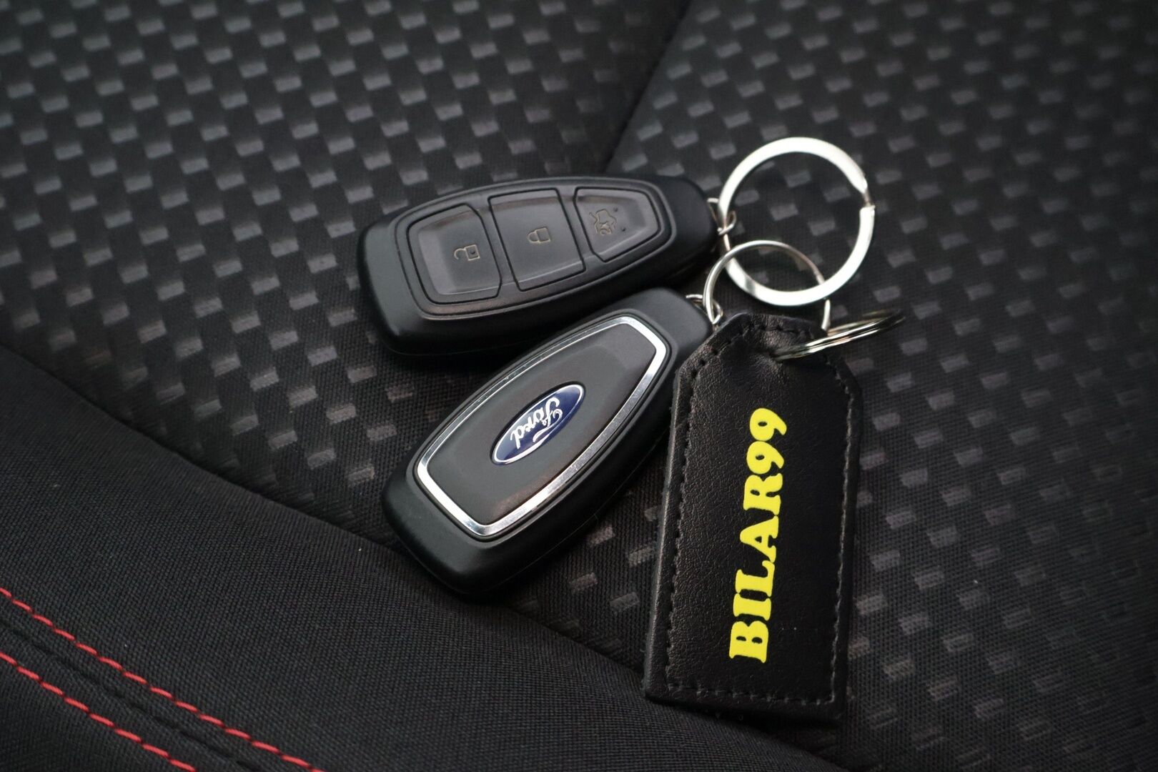 Ford Kuga 2020 2,5 Ladattava hybridi (PHEV) 225hv CVT FWD ST-Line 5-ovinen ** Suomi-auto / ACC / Lämmitettävä tuulilasi / - Todella siisti / Akku kuntotarkastettu