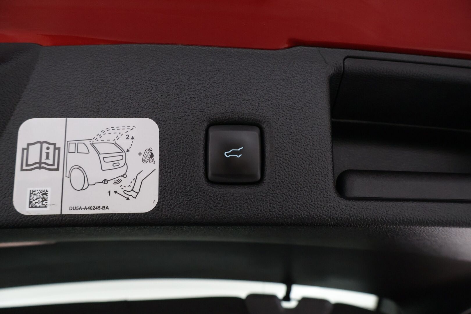 Ford Kuga 2020 2,5 Ladattava hybridi (PHEV) 225hv CVT FWD ST-Line 5-ovinen ** Suomi-auto / ACC / Lämmitettävä tuulilasi / - Todella siisti / Akku kuntotarkastettu