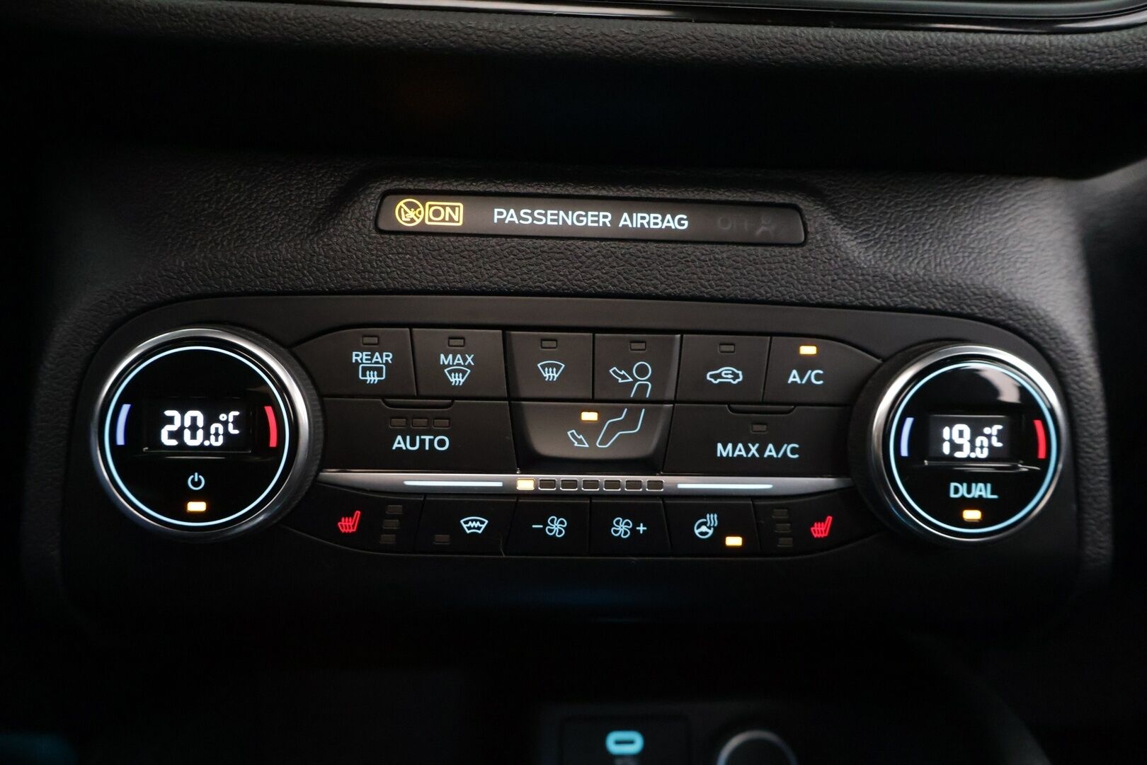 Ford Kuga 2020 2,5 Ladattava hybridi (PHEV) 225hv CVT FWD ST-Line 5-ovinen ** Suomi-auto / ACC / Lämmitettävä tuulilasi / - Todella siisti / Akku kuntotarkastettu