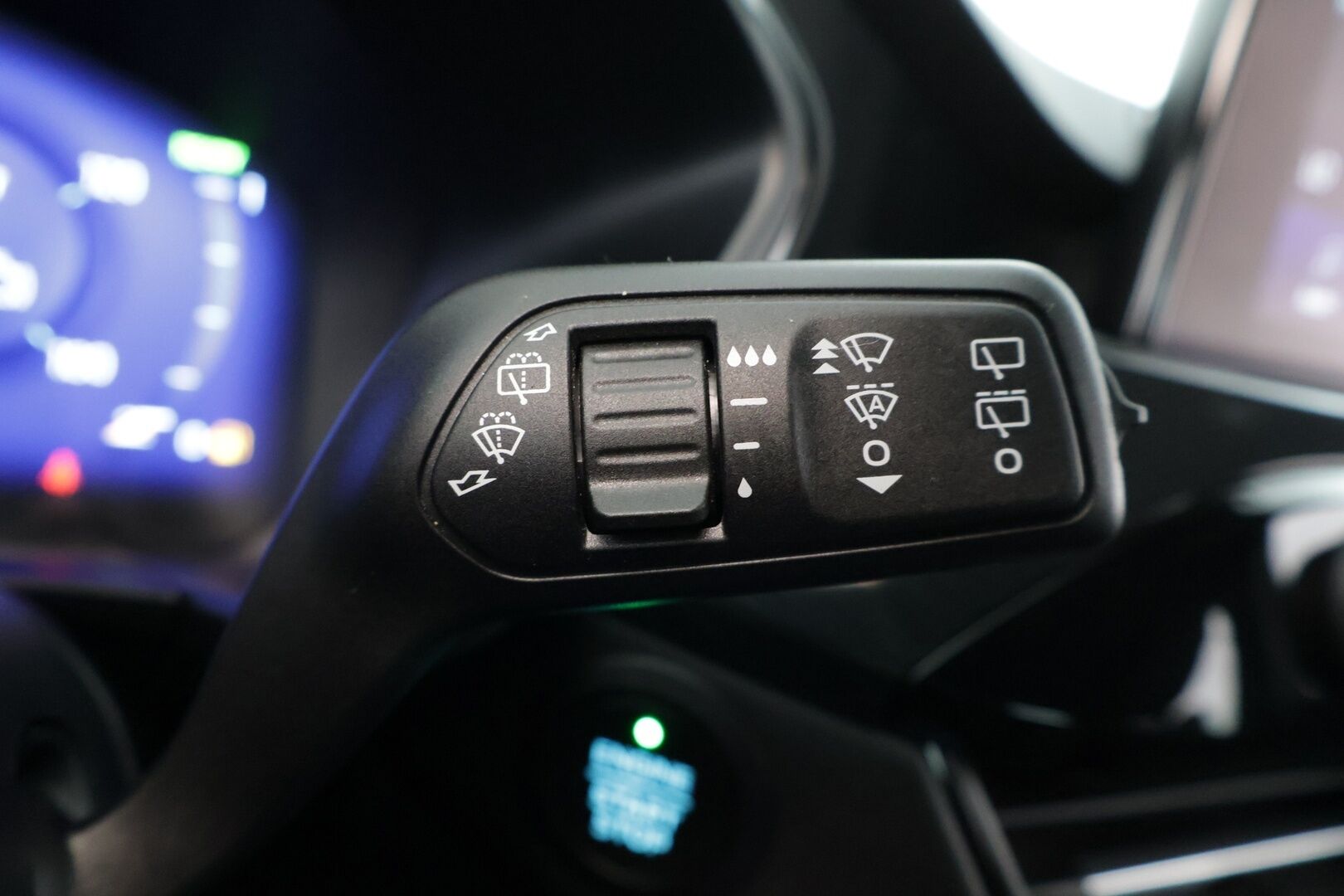 Ford Kuga 2020 2,5 Ladattava hybridi (PHEV) 225hv CVT FWD ST-Line 5-ovinen ** Suomi-auto / ACC / Lämmitettävä tuulilasi / - Todella siisti / Akku kuntotarkastettu