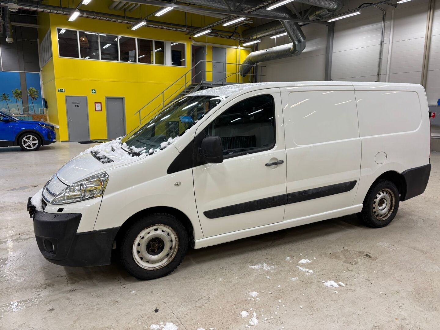 Citroen JUMPY 2012 2.0 HDI L2H1 *Vetokoukku / Webasto / Led-lisävalo / Navi* - *2x Renkaat / penkinlämmittimet*