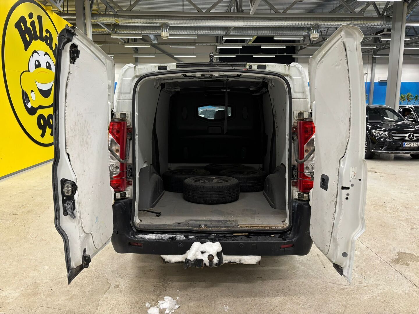 Citroen JUMPY 2012 2.0 HDI L2H1 *Vetokoukku / Webasto / Led-lisävalo / Navi* - *2x Renkaat / penkinlämmittimet*